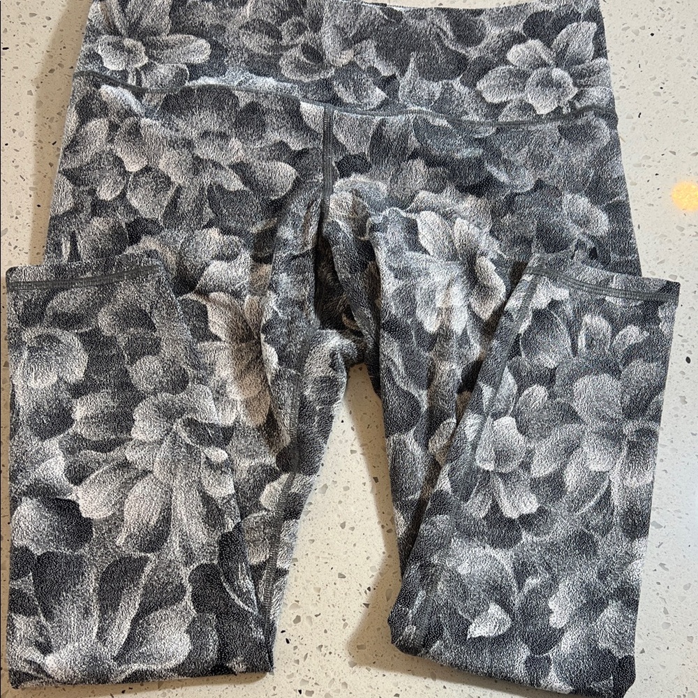 Athleta Women's Gray Floral Leggings